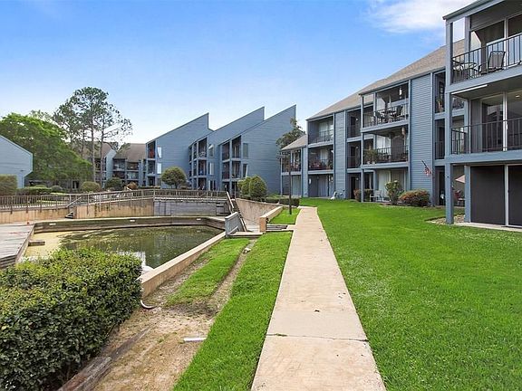 3rd image of 12500 Melville Dr APT 146D