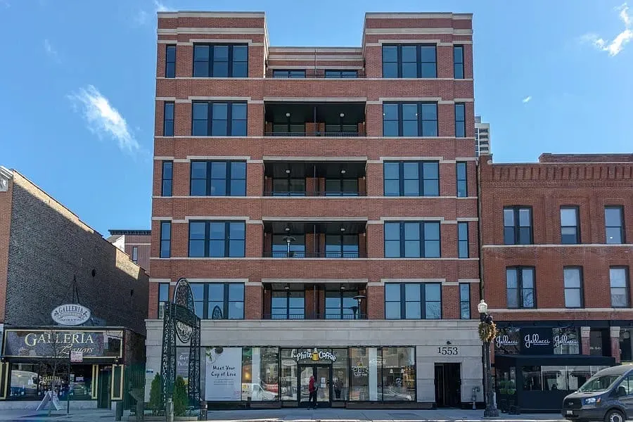 1553-55 N. Wells St — Photo 2