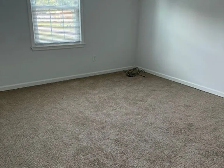 302 Cottonwood Ln — Photo 15