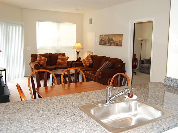4th image of 60 Regatta Bay Ct