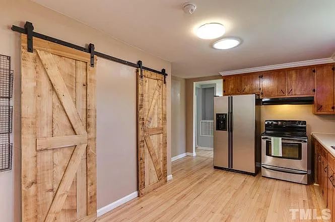 3 bed, 1350 sqft, $1,800 — Photo 4