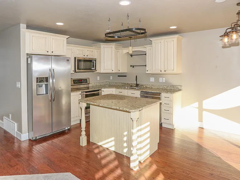 2088 S Orchard Dr — Photo 5