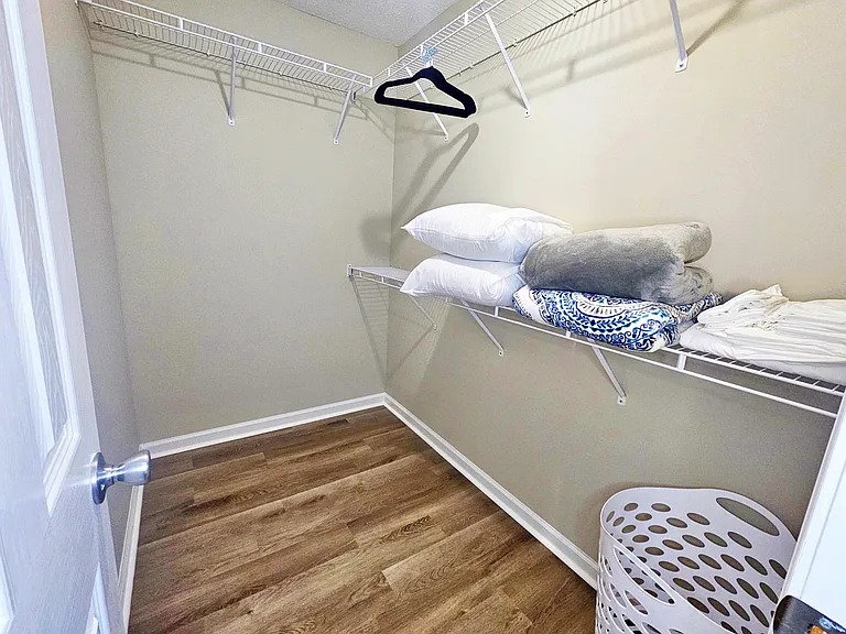 123 Coronation Dr — Photo 16