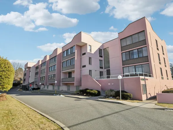 800 Willis Avenue #311, Albertson, NY 11507