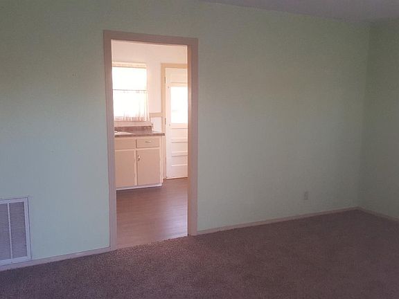 5th image of 608 N Roosevelt Ave