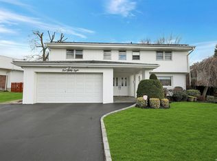 138 Grace St, Plainview, NY 11803