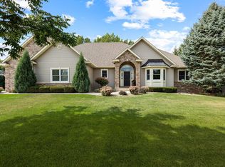 1910 Woodcrest Dr NE, Owatonna, MN 55060