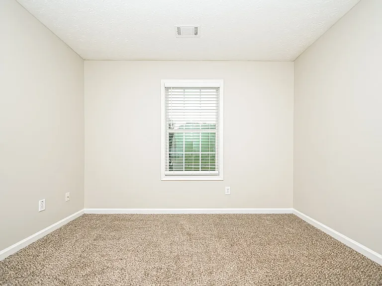 306 Fletcher Ct — Photo 15