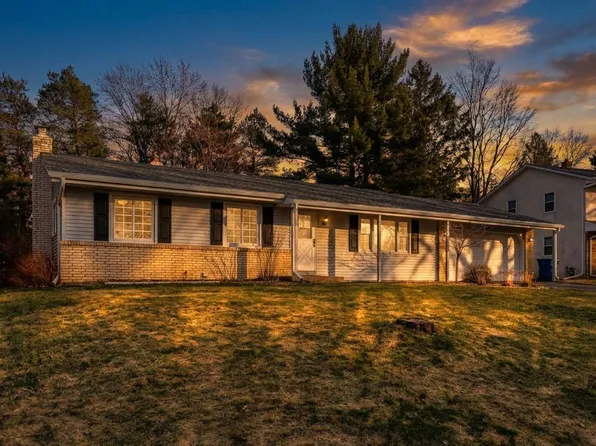 2974 Howard St N, Maplewood, MN 55109