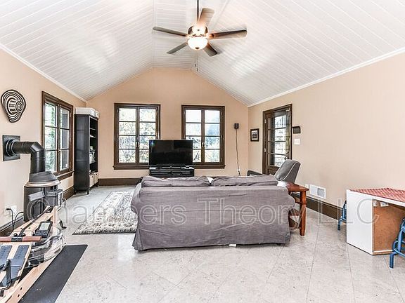 5th image of 4442 Vacation Ln