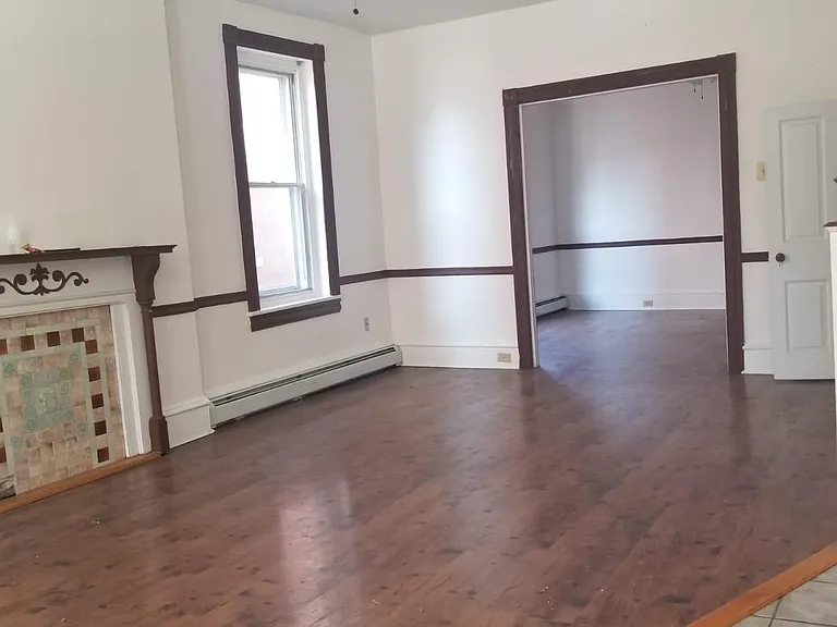 205 Noble St — Photo 2