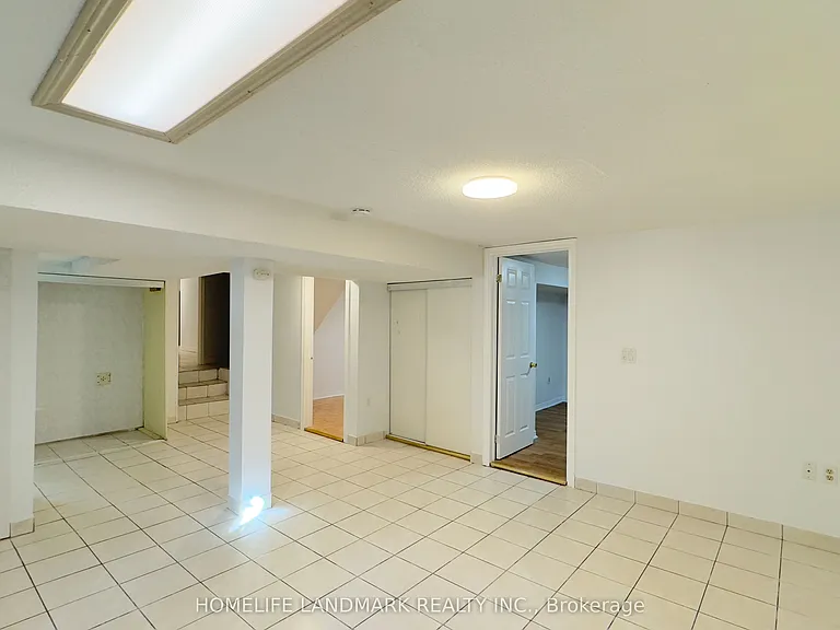 35 Lambeth Sq — Photo 9