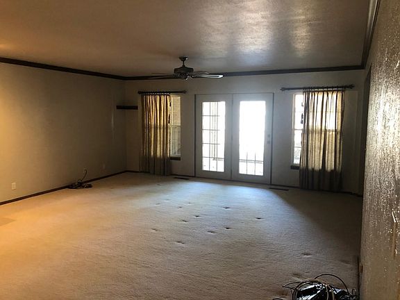 4th image of 2410 Sherwood Dr