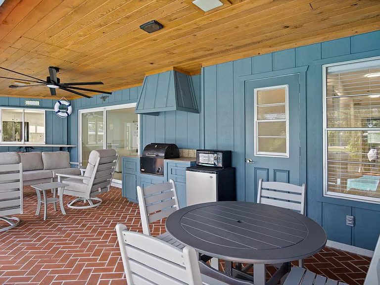 1360 SW Albatross Way — Photo 46