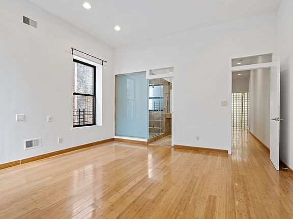 4th image of 158 W 119th St #4