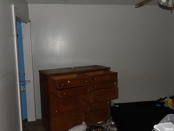 5th image of 704 Barham Ave