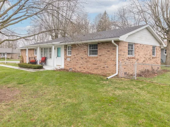 3701 Lauriston Dr, New Castle, IN 47362