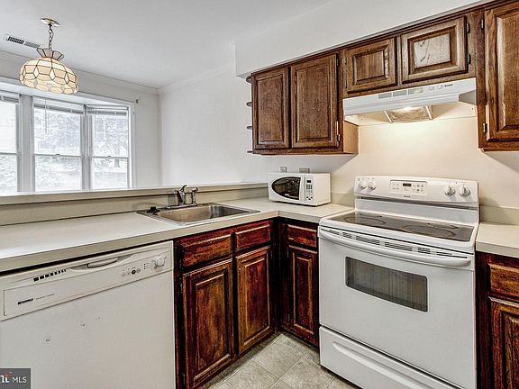 4th image of 119 Huckleberry Dr