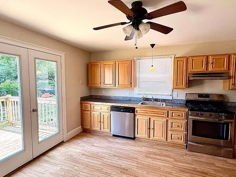 31 Peachtree Rd — Photo 7