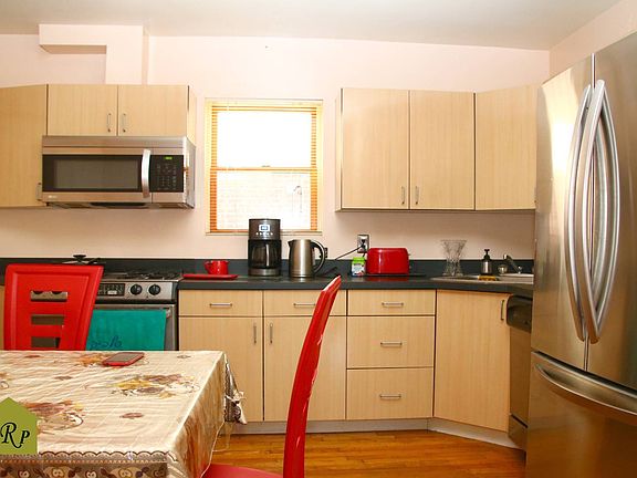 4th image of 2601 East Dr #24