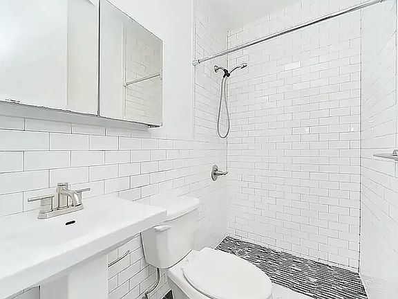 5th image of 157 Suffolk St #608