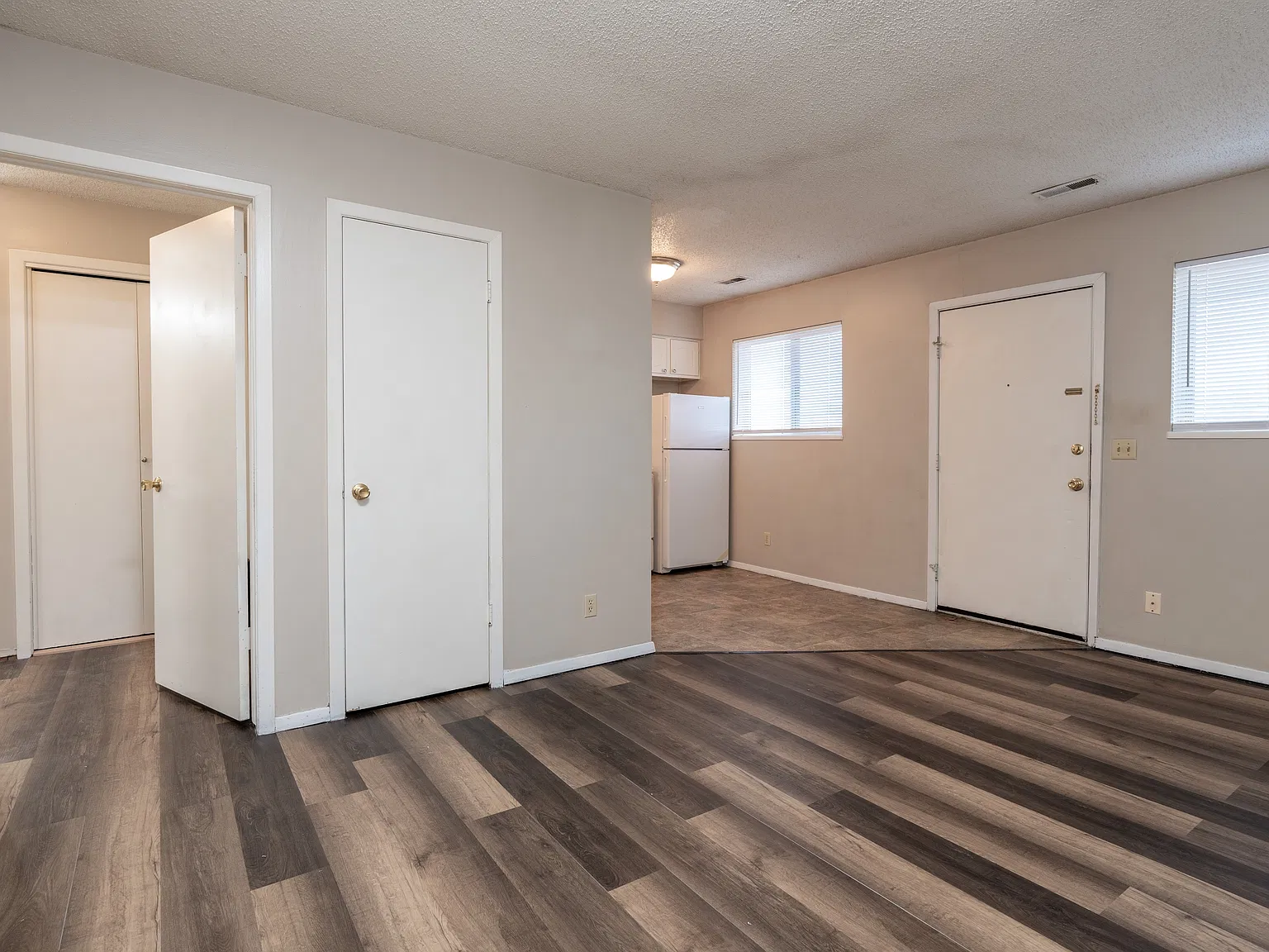 Central Heights Apartments - 7345B — Photo 4