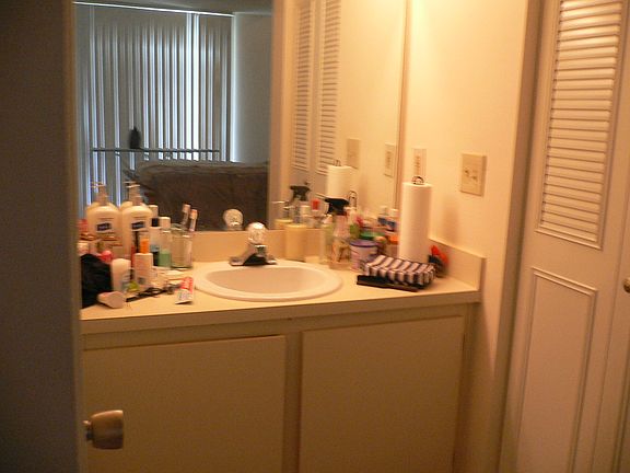 5th image of 718 Executive Center Dr APT 111