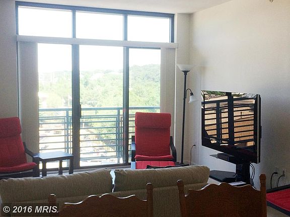 3rd image of 2720 S Arlington Mill Dr Unit 511