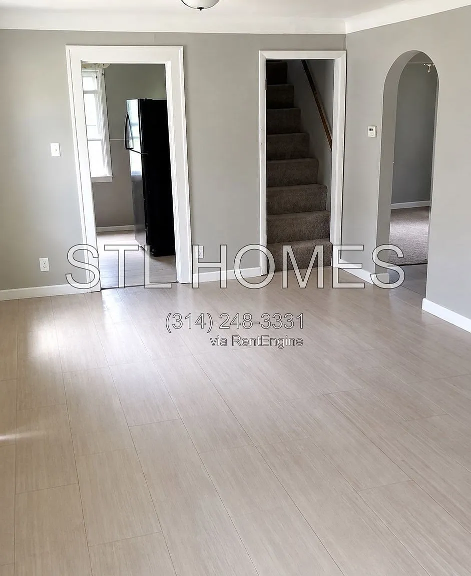 2 bed, 1.0 bath, $1,095 — Photo 3