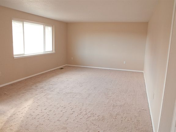 5th image of 5023 E Buckeye Ave