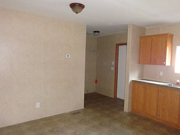 3rd image of 3944 White Tail Cir