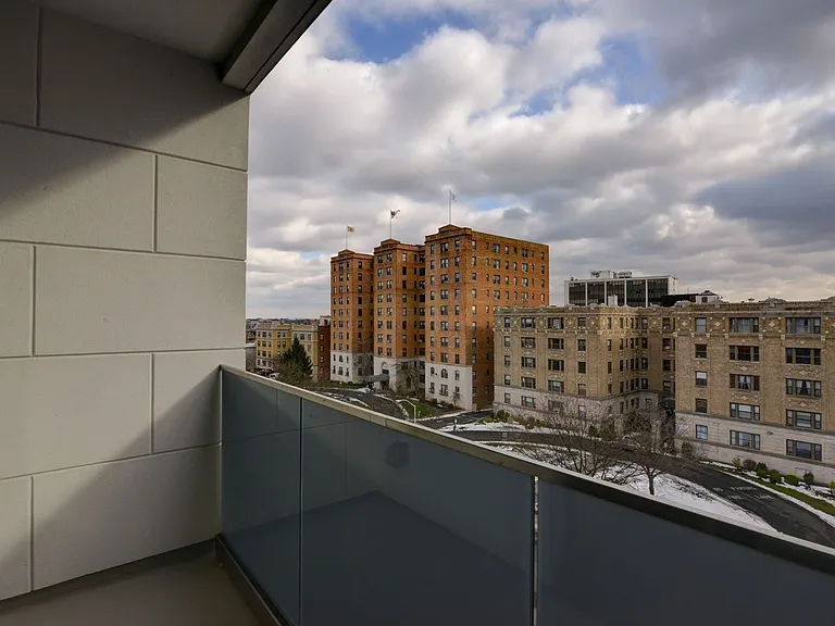 125 S Harrison St — Photo 16