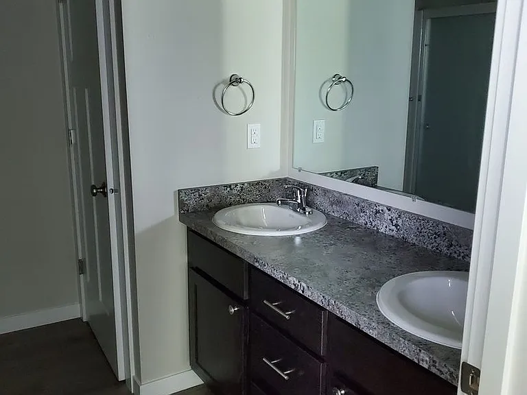 1004 W Kristine St — Photo 3