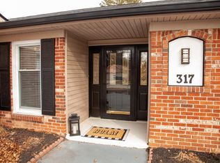 317 Thornberry Dr, Carmel, IN