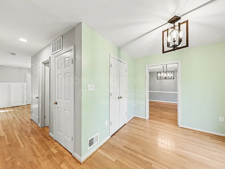 8942 Kenilworth Dr — Photo 15