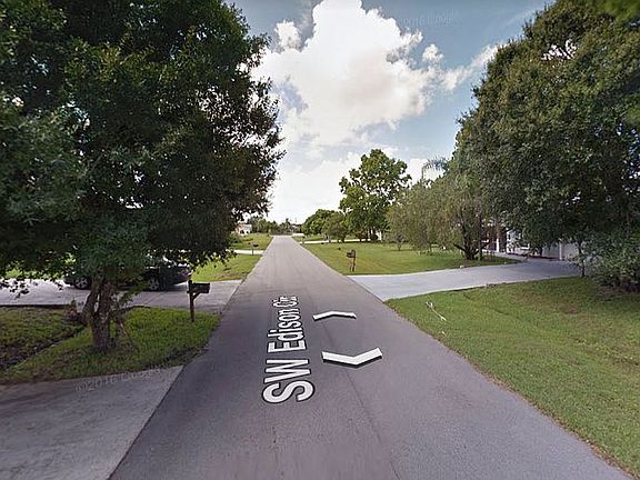 4th image of 2288 SW Edison Cir