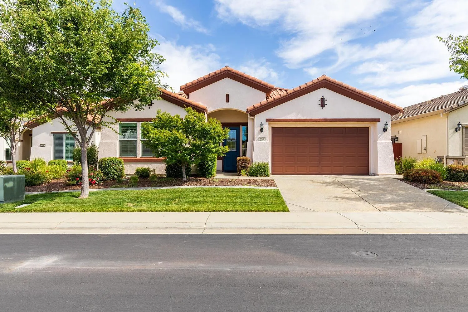 2049 Ashbury Ln photo 1