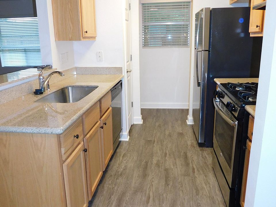 1st image of 41 Serenata Ct