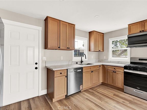 3rd image of 11433 Stewart St