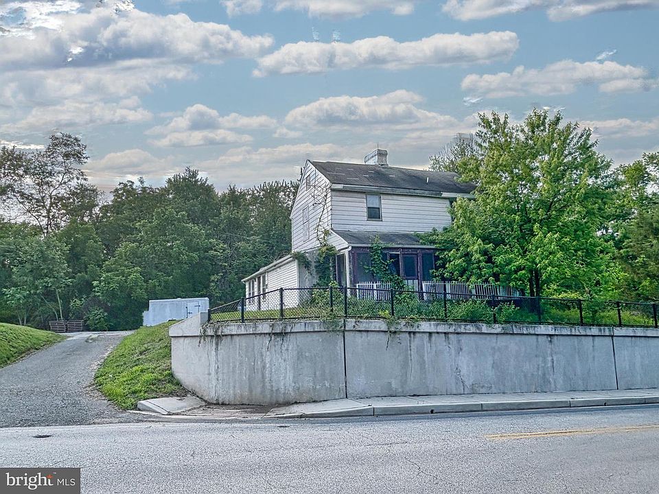 1st image of 807 Bladen St