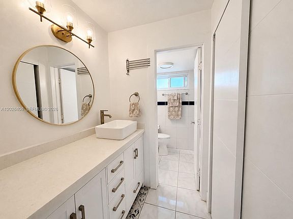 5th image of 1400 Lincoln Rd APT 301