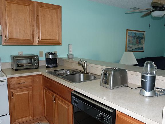 2nd image of 1460 Malibu Cir NE APT 108