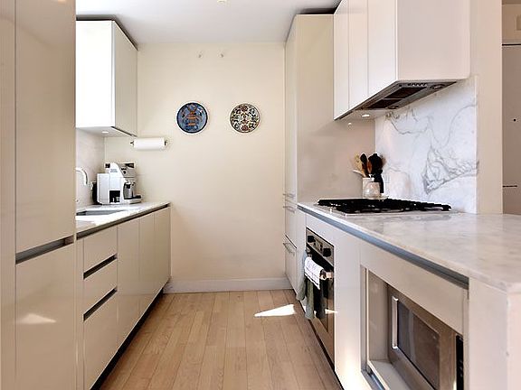5th image of 322 W 57th St APT 16S