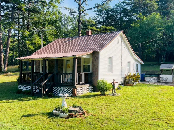 2009 Level Run Rd, Hurt, VA 24563