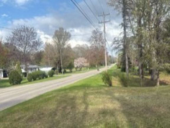 Exterior Neighborhood (street photo)