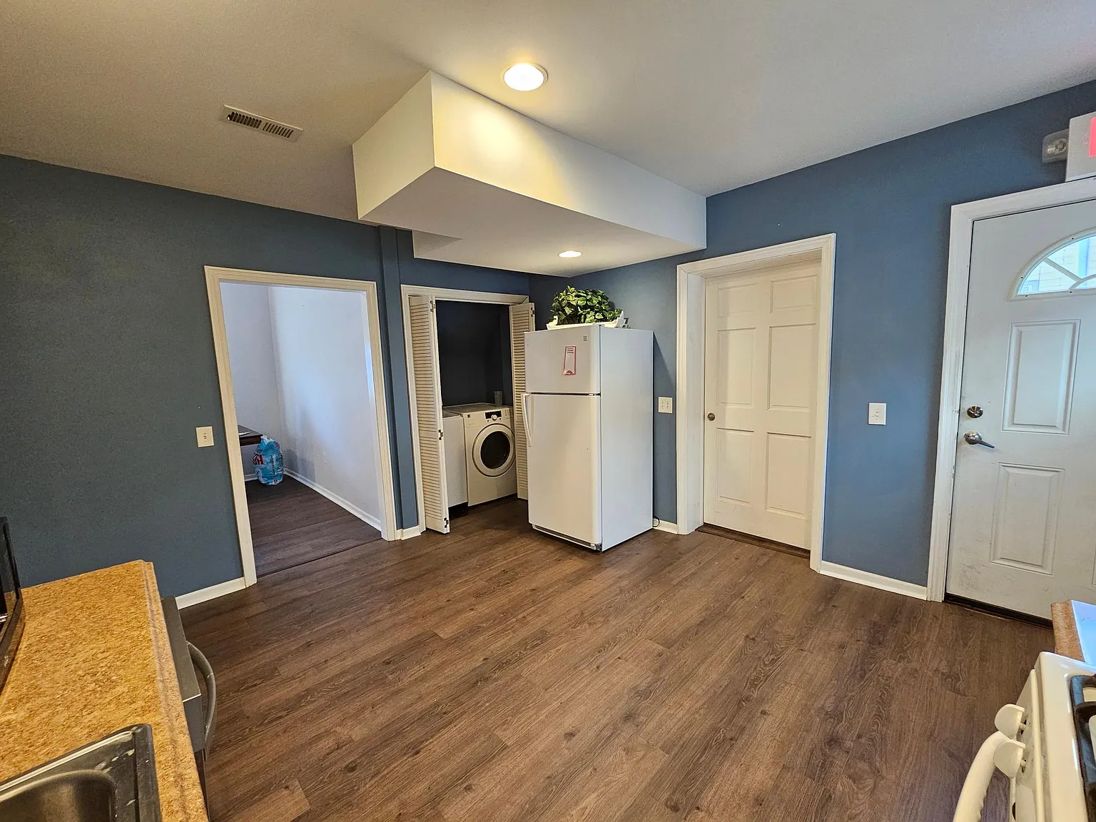 2 bed, 1472 sqft, $2,100 — Photo 4