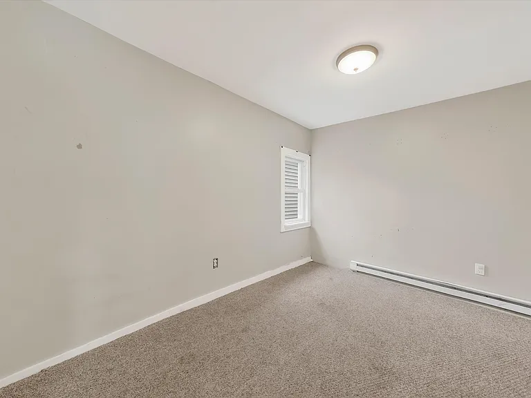 68 Catharine St — Photo 17