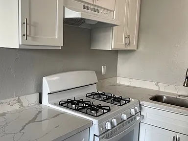 2 Bed w/similar color scheme/layout