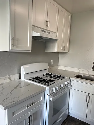 Capitol Ave Apartments Photo 1