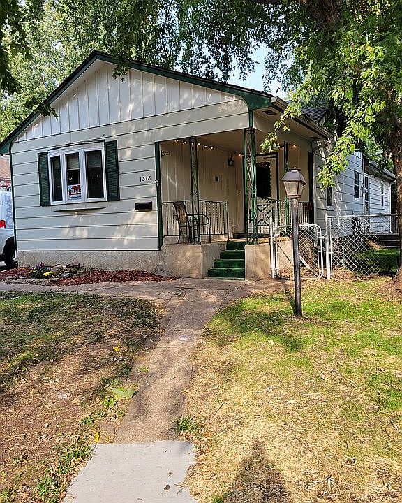 1st image of 1318 N Garfield Ave